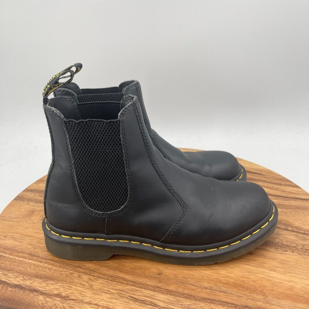 Dr. Martens Boots Womens Size 8 Black Classic Leather Chelsea 2976 Combat